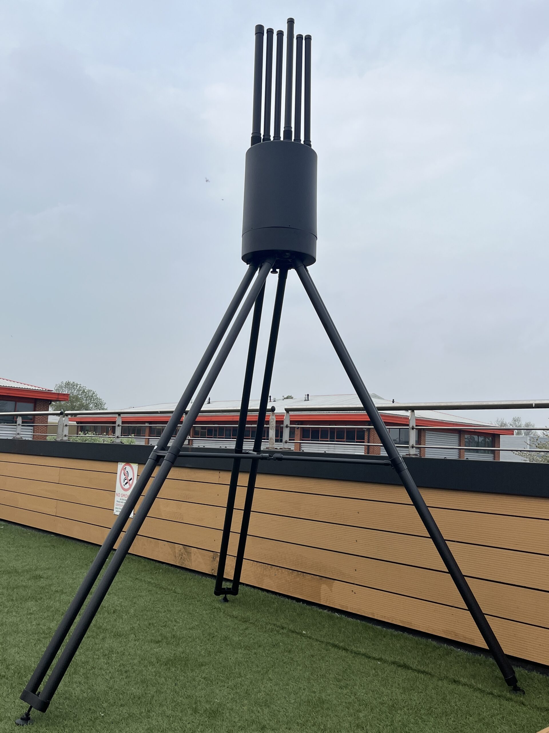 LDR5000 Long Range Anti Drone System London Defence R&D RF Passive Drone Radar for high-speed, long-range 0-6 GHz detection.